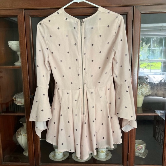 Who i am Romper size 8 Beautiful! - Picture 2 of 4